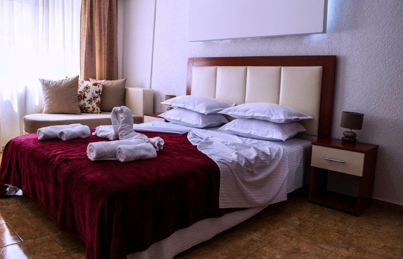 Hotel Ajana Ulcinj Extérieur photo